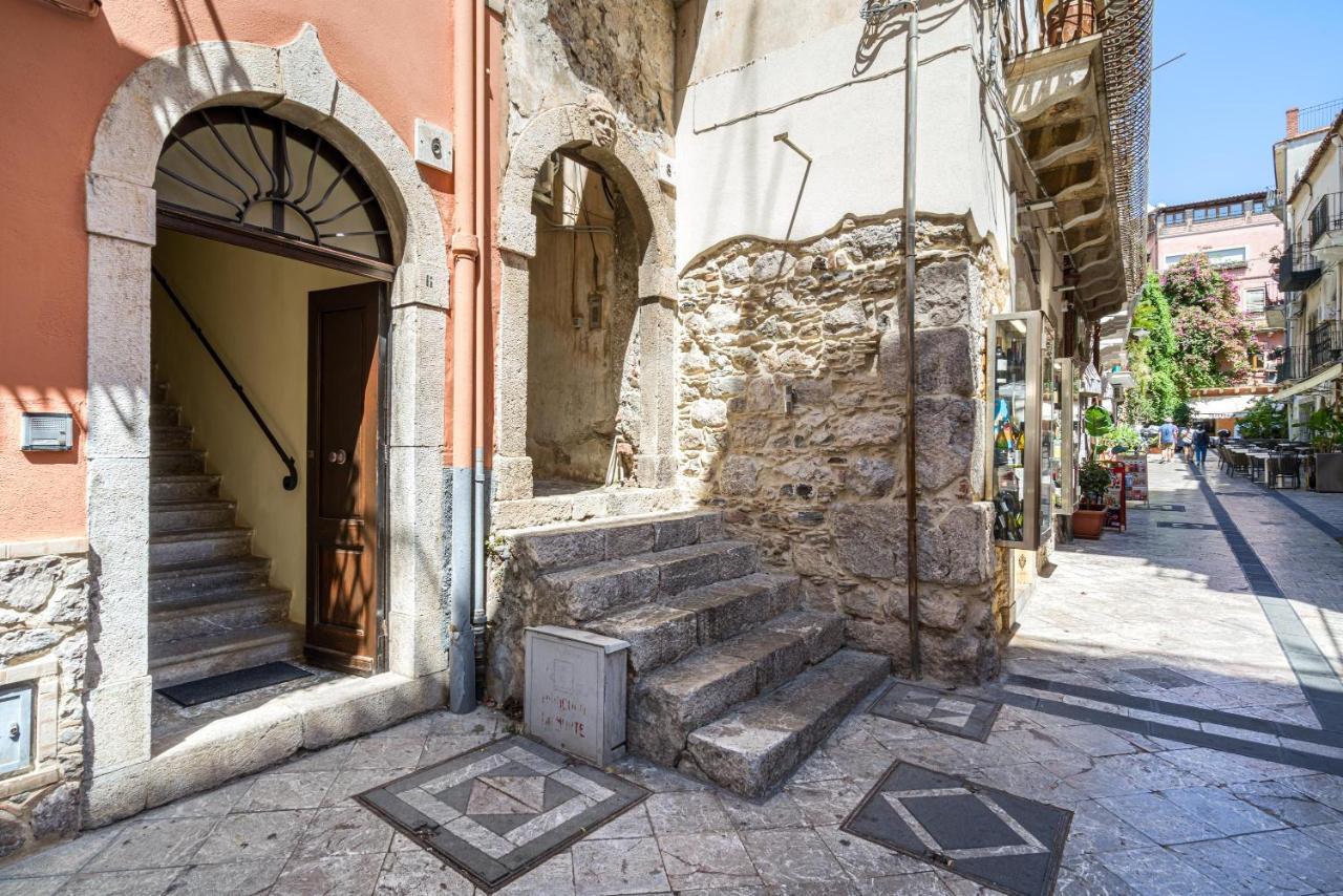 Blondie Taormina Buitenkant foto