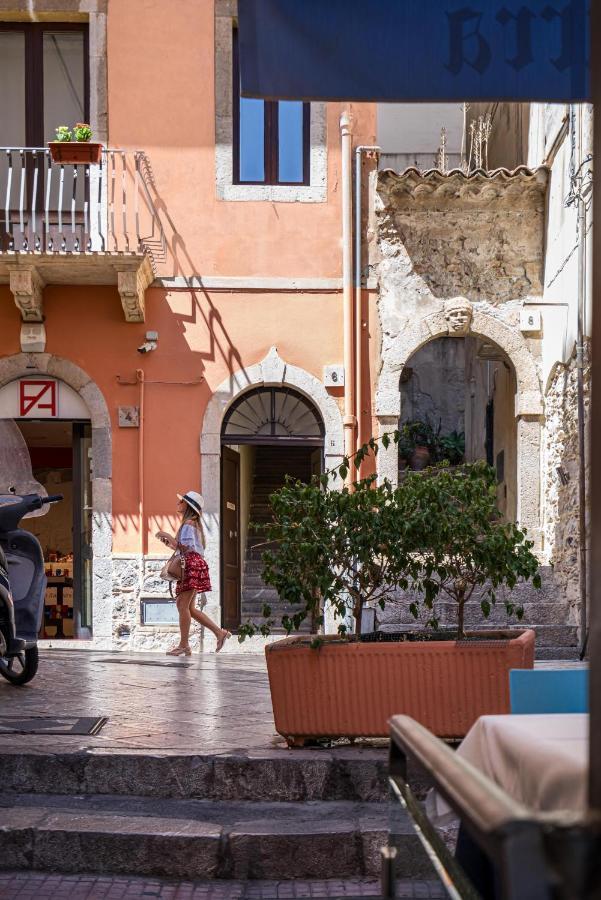 Blondie Taormina Buitenkant foto